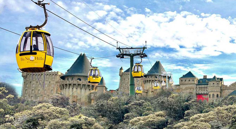 cable car in bana hills danang