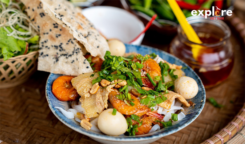 quang-noodles-danang-private-car